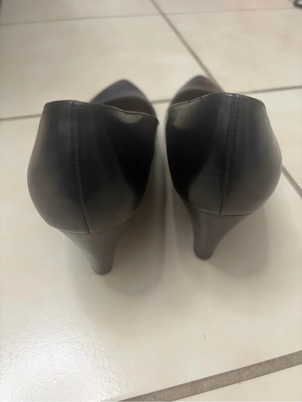 Franco Sarto sleek pointed